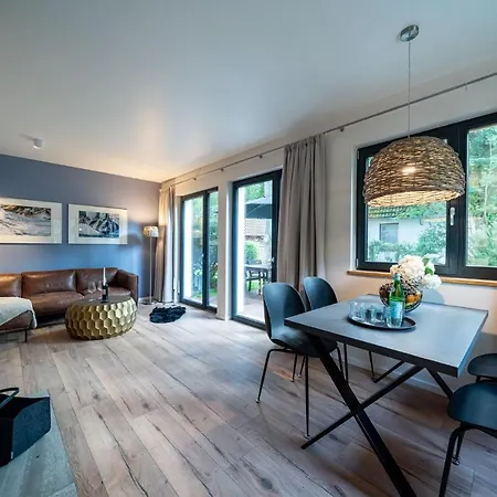 Domizil Am Ostseewald - Haus Zaunwinde * Zingst